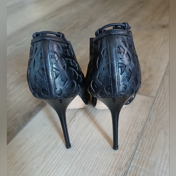 Jimmy Choo Tactic Black Nappa and Shiny Leather Sandal Booties. Size 37 - Picture 7 of 13